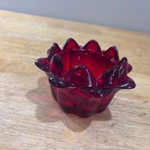 Vtg Viking Glass Ruby Red Lotus Petal Bowl MCM Art Glass 5‎ Inch No Chips Cracks